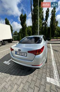 Седан Kia K5 2013 в 