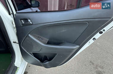 Седан Kia K5 2012 в 