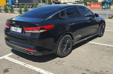 Седан Kia K5 2015 в 