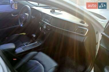 Седан Kia K5 2015 в 