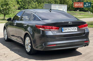 Седан Kia K5 2016 в 