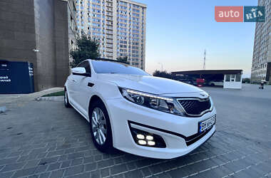 Седан Kia K5 2013 в 