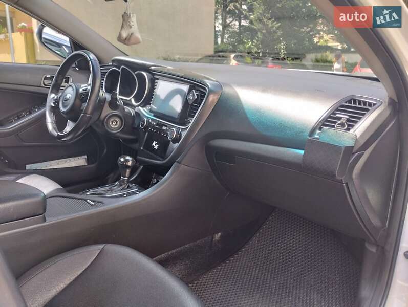 Седан Kia K5 2015 в Переяславі