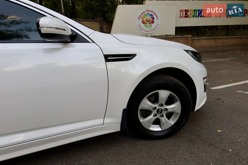 Седан Kia K5 2014 в Дніпрі