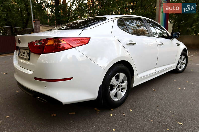 Седан Kia K5 2014 в Дніпрі