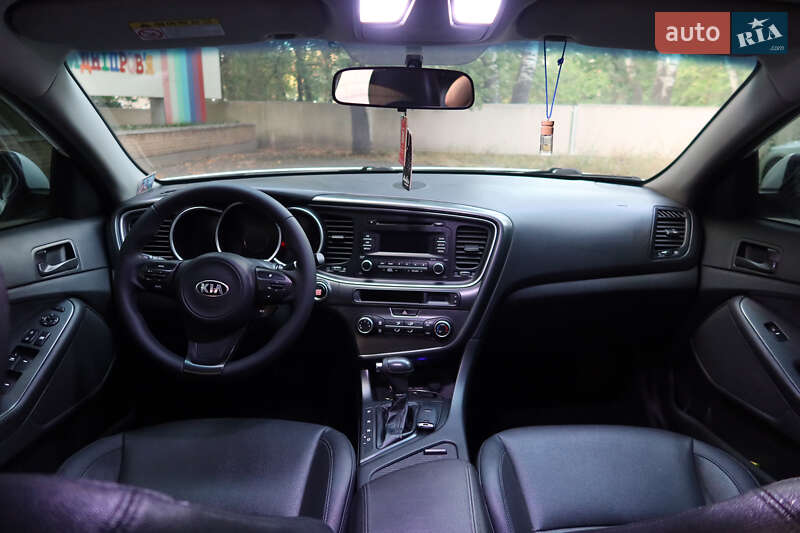Седан Kia K5 2014 в Дніпрі