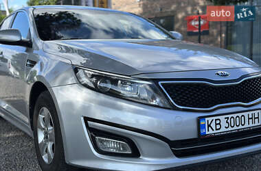 Седан Kia K5 2015 в 