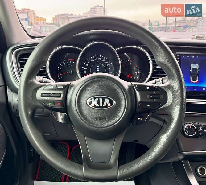 Седан Kia K5 2014 в Львове