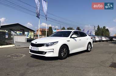 Седан Kia K5 2017 в Киеве