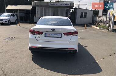 Седан Kia K5 2017 в 