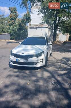 Седан Kia K5 2015 в 