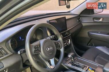 Седан Kia K5 2016 в 