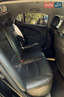 Седан Kia K5 2013 в 