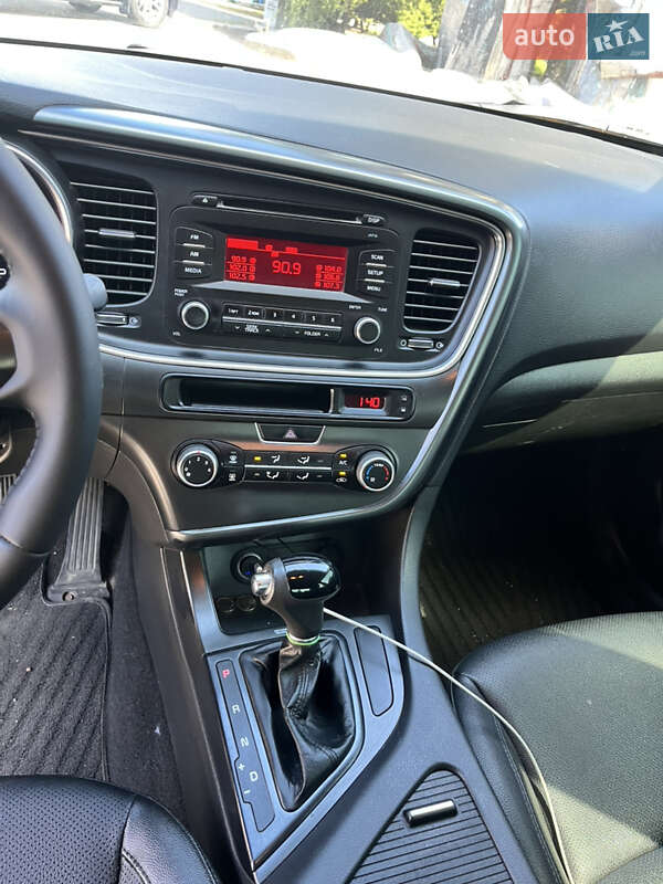 Седан Kia K5 2014 в Днепре