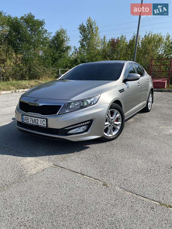Седан Kia K5 2010 в 