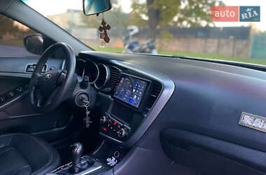 Седан Kia K5 2013 в Кривом Роге