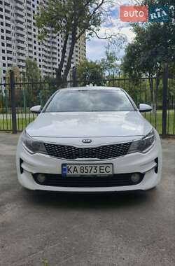 Седан Kia K5 2015 в 