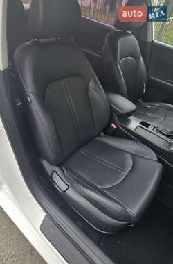 Седан Kia K5 2015 в 