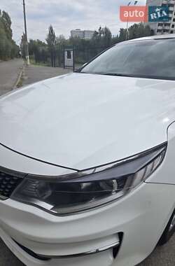 Седан Kia K5 2015 в 