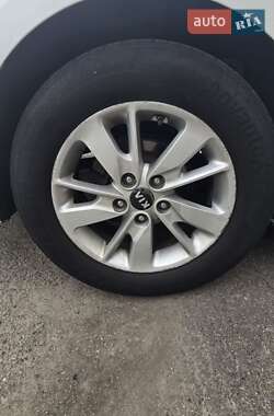 Седан Kia K5 2015 в 
