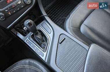 Седан Kia K5 2010 в 