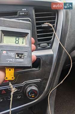 Седан Kia K5 2010 в 