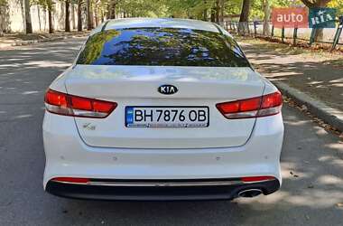 Седан Kia K5 2015 в 