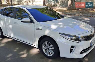 Седан Kia K5 2015 в 
