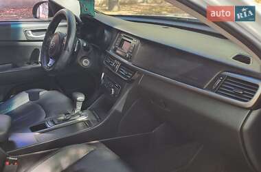 Седан Kia K5 2015 в 