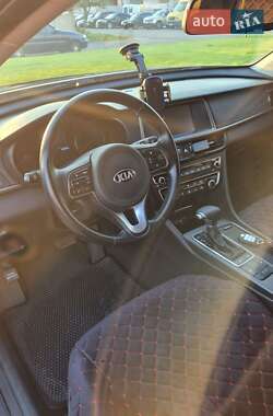 Седан Kia K5 2017 в 