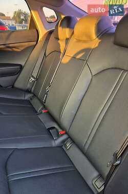 Седан Kia K5 2017 в 