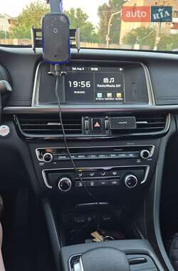 Седан Kia K5 2017 в 