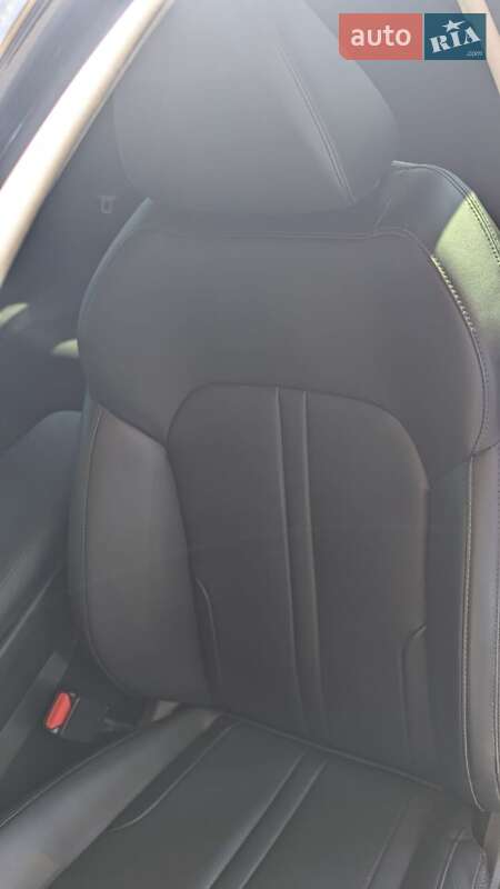 Седан Kia K5 2021 в Киеве