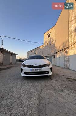 Седан Kia K5 2015 в 