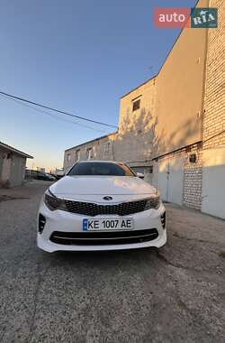 Седан Kia K5 2015 в 