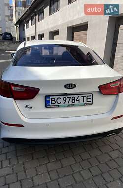 Седан Kia K5 2014 в 