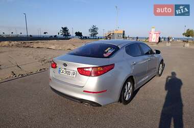 Седан Kia K5 2015 в 