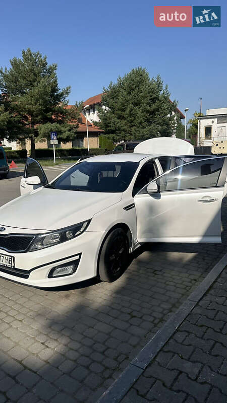 Седан Kia K5 2013 в Ивано-Франковске