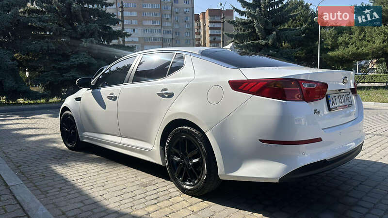 Седан Kia K5 2013 в Ивано-Франковске