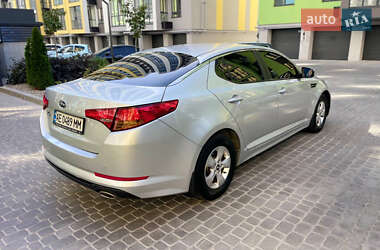 Седан Kia K5 2012 в 