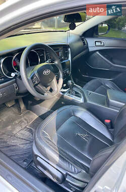 Седан Kia K5 2012 в 