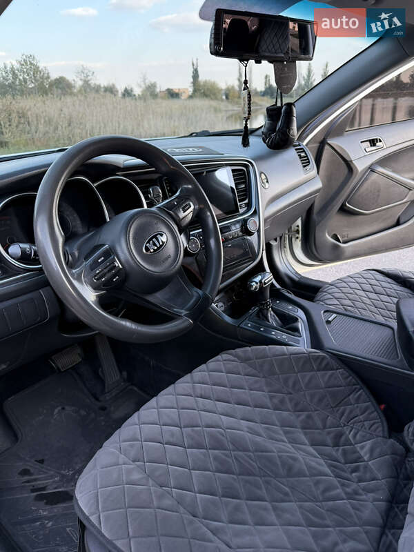 Седан Kia K5 2014 в Славянске