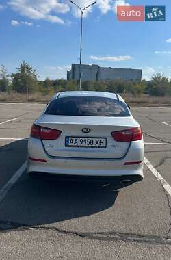 Седан Kia K5 2014 в 