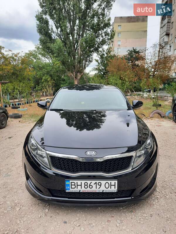 Седан Kia K5 2012 в Одессе