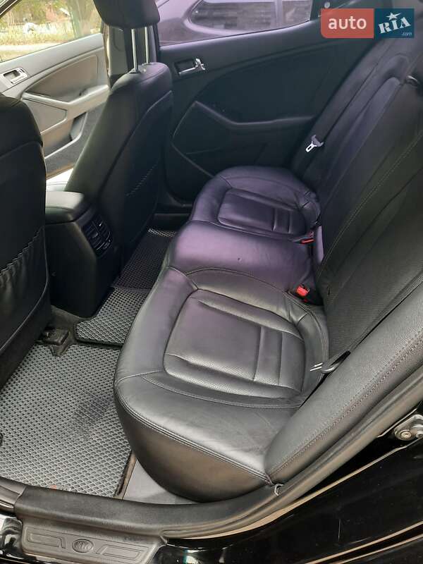 Седан Kia K5 2012 в Одессе