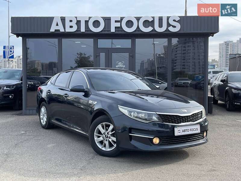 Седан Kia K5 2016 в 