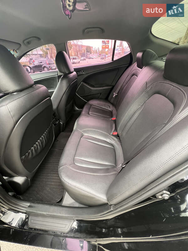 Седан Kia K5 2012 в Киеве