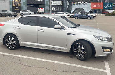Седан Kia K5 2012 в 