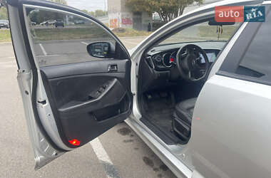 Седан Kia K5 2012 в 