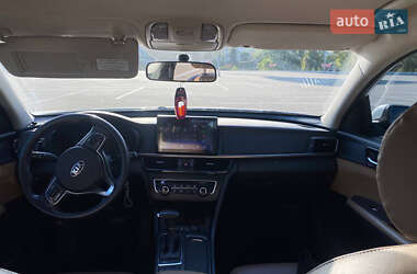 Седан Kia K5 2016 в 